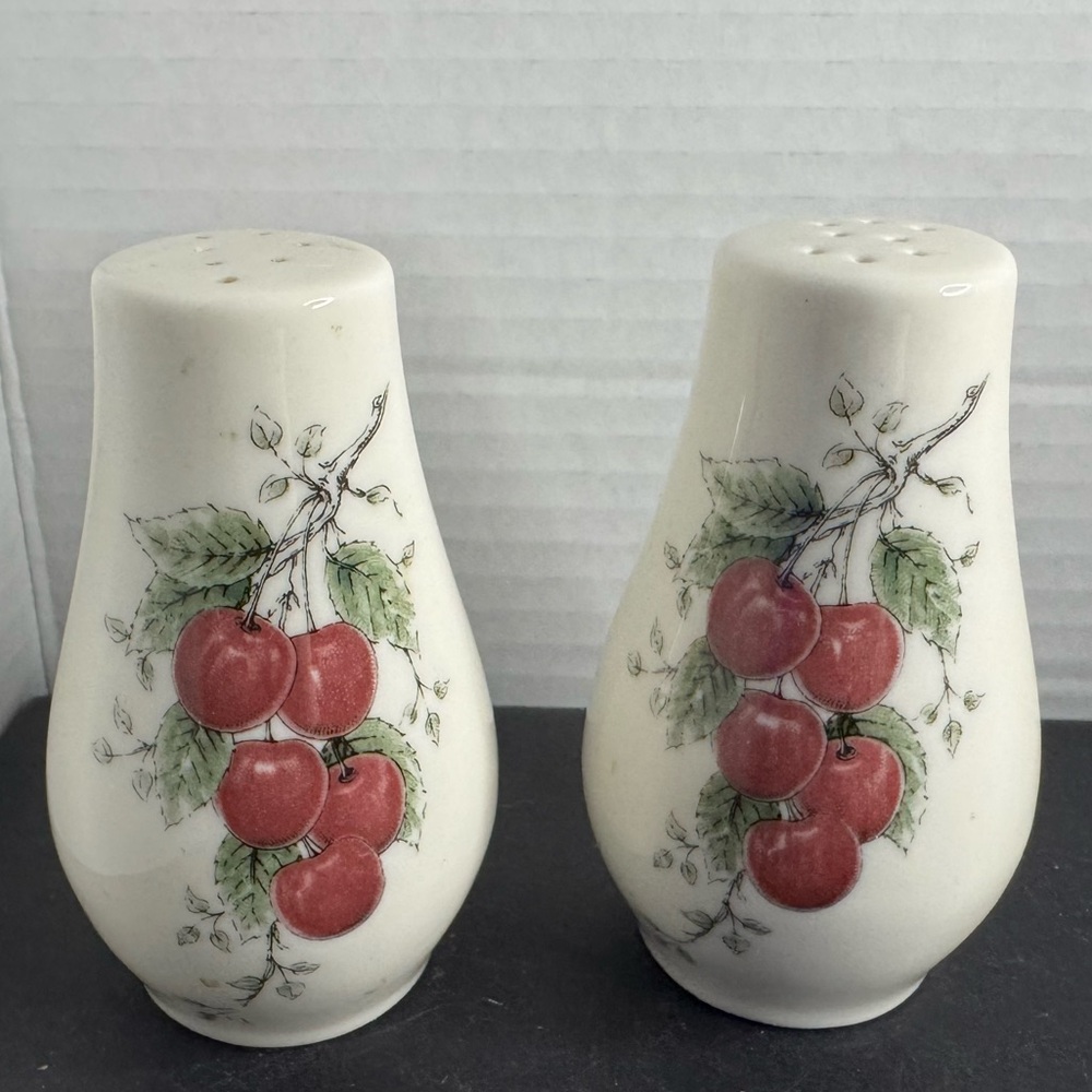 Wayside Syracuse Carefree China Vintage Salt and Pepper Shakers Cherries